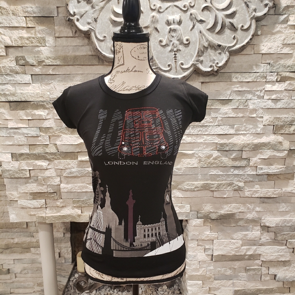 Tee -shirt 100 % cotton  from London uk size small